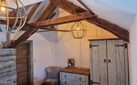 The Old Pottery 2 Person Dog Friendly Cottage